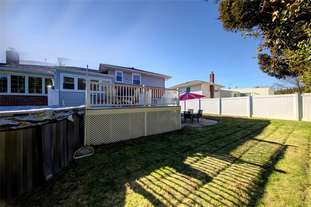 38 Pasadena Drive Plainview NY 11803