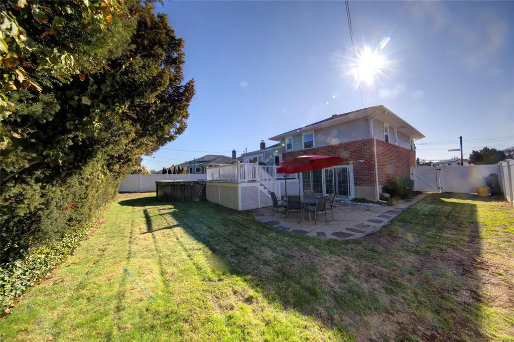 38 Pasadena Drive Plainview NY 11803