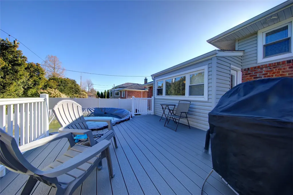 38 Pasadena Drive Plainview NY 11803