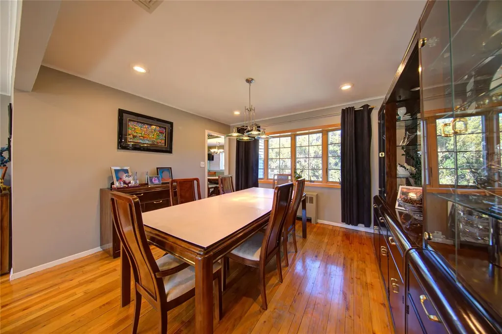 38 Pasadena Drive Plainview NY 11803