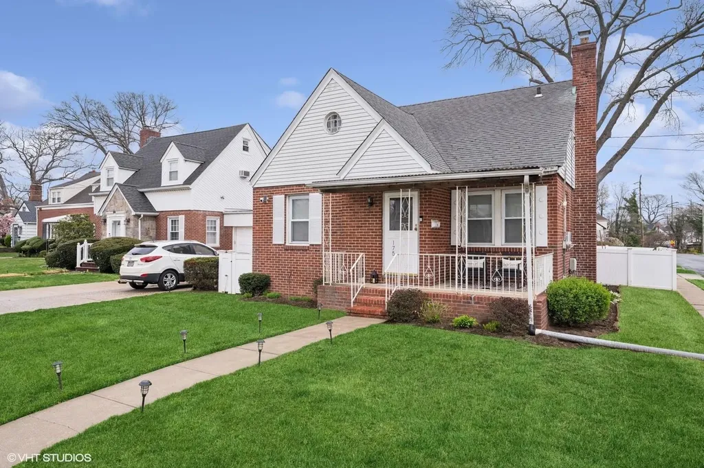 175 Emerson Place Valley Stream NY 11580