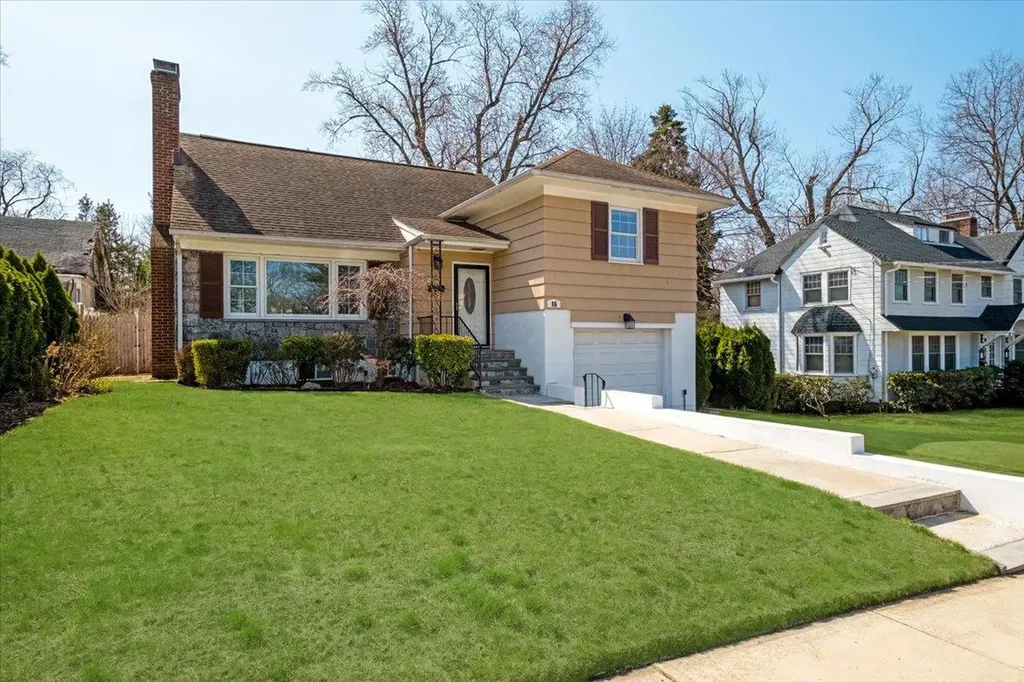 16 Whitfield Terrace New Rochelle NY 10801