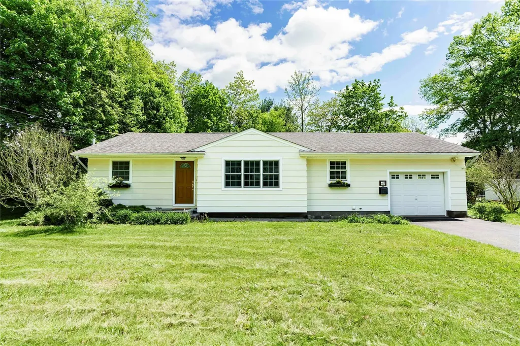49 Lorraine Drive Rhinebeck NY 12572