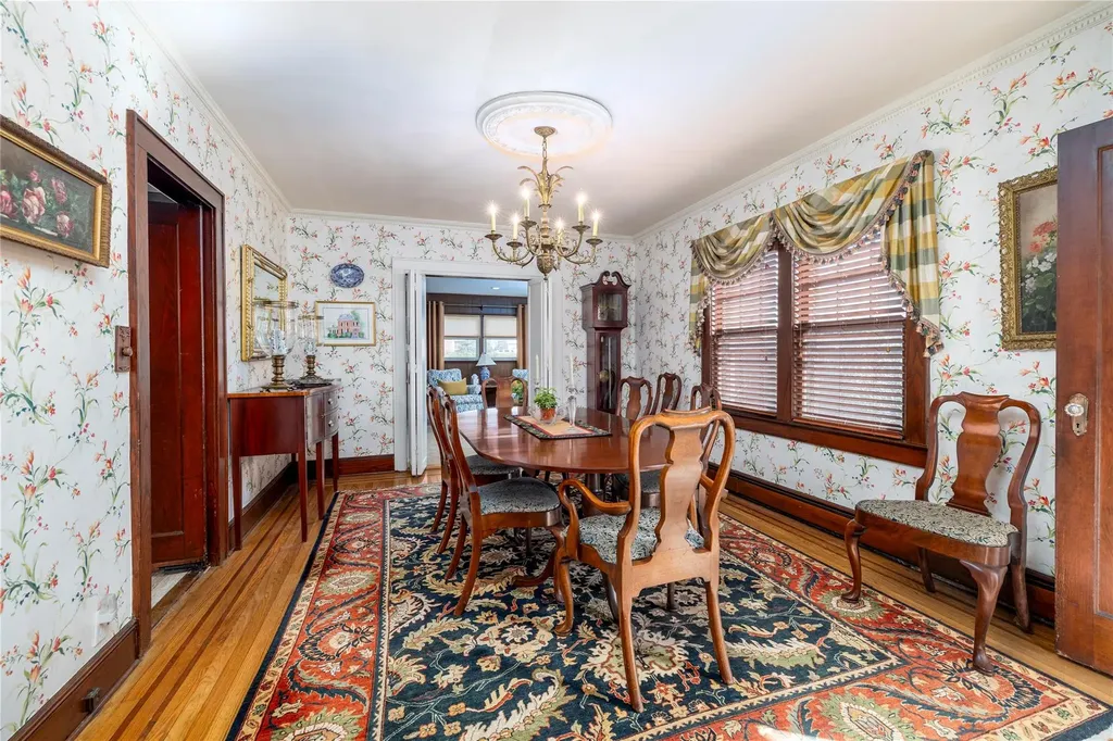 13 Cedar Road Malverne NY 11565