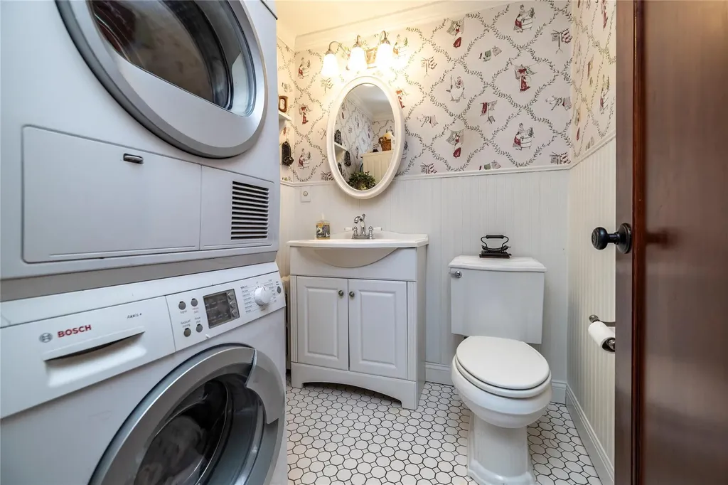 13 Cedar Road Malverne NY 11565