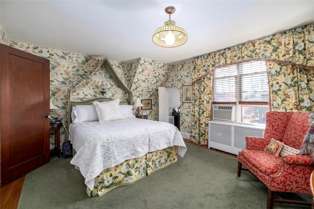 13 Cedar Road Malverne NY 11565