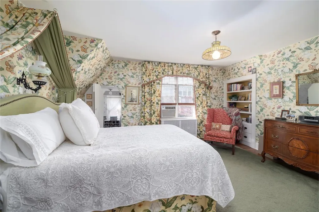 13 Cedar Road Malverne NY 11565
