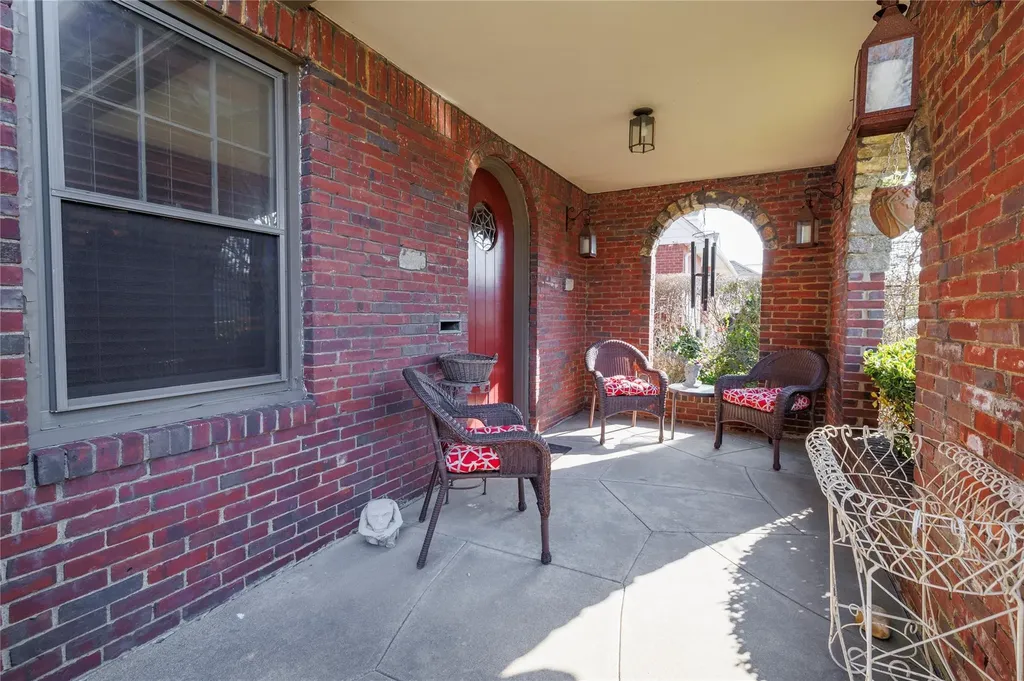 13 Cedar Road Malverne NY 11565