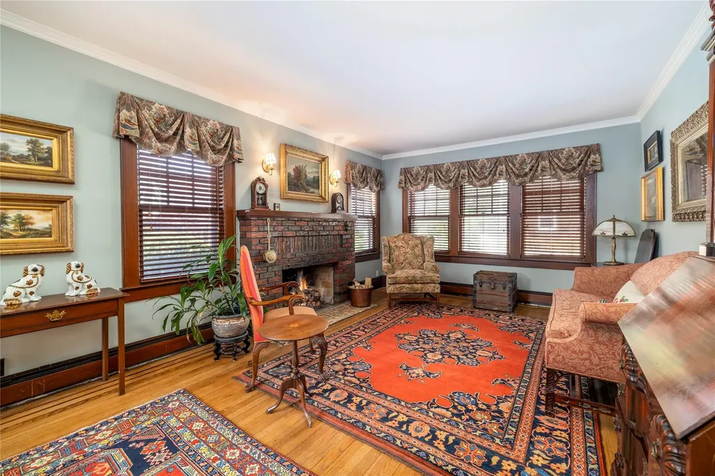 13 Cedar Road Malverne NY 11565