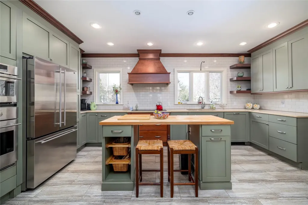 13 Cedar Road Malverne NY 11565
