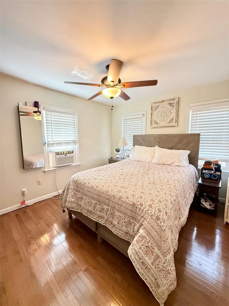 2 Devon Street Lynbrook NY 11563