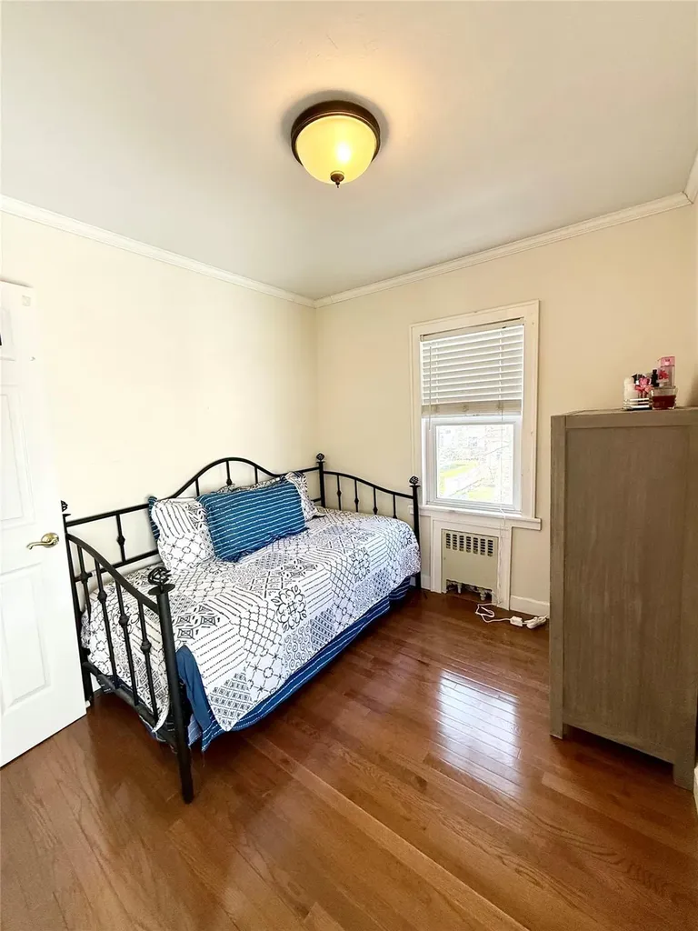 2 Devon Street Lynbrook NY 11563
