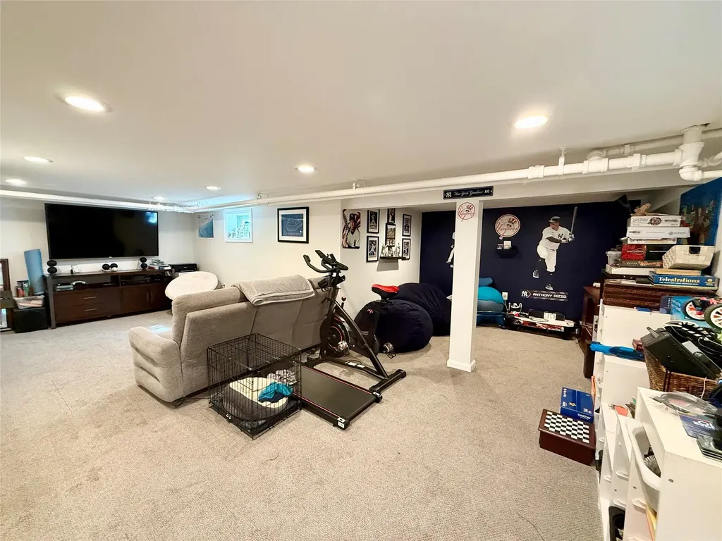 2 Devon Street Lynbrook NY 11563