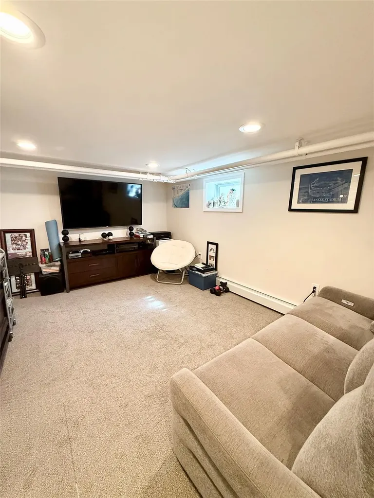 2 Devon Street Lynbrook NY 11563