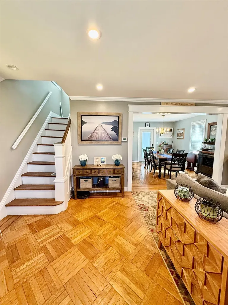 2 Devon Street Lynbrook NY 11563