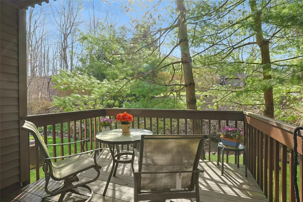 222 Woods Brooke Circle Ossining NY 10562