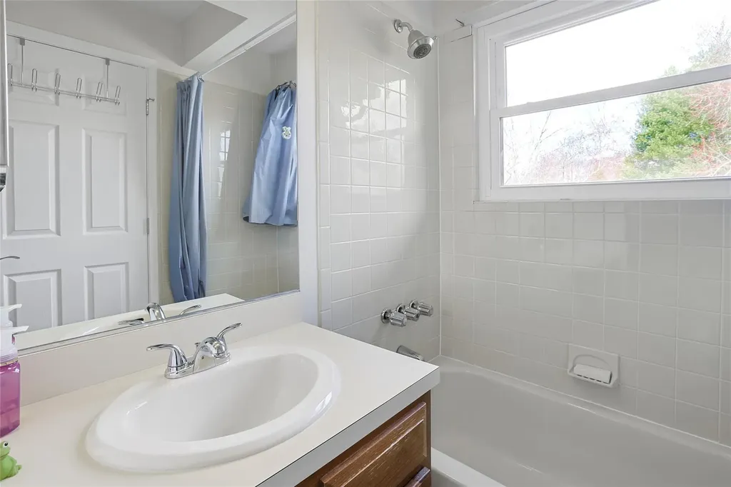 222 Woods Brooke Circle Ossining NY 10562
