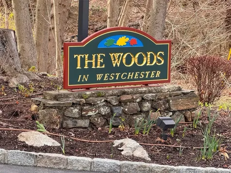 222 Woods Brooke Circle Ossining NY 10562