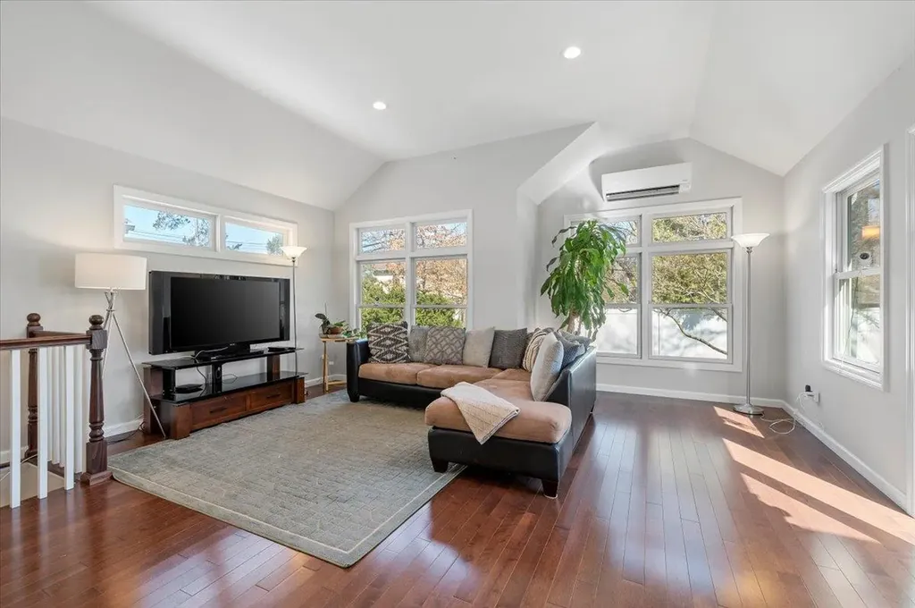54 Circle Drive Syosset NY 11791