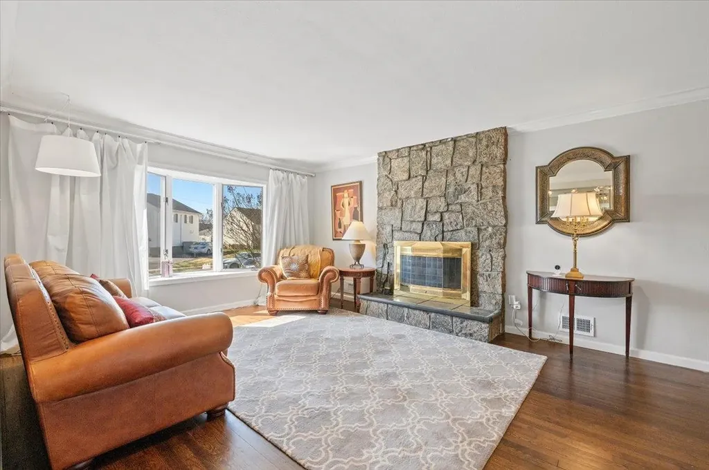 54 Circle Drive Syosset NY 11791