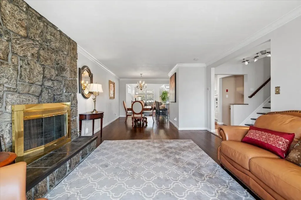 54 Circle Drive Syosset NY 11791