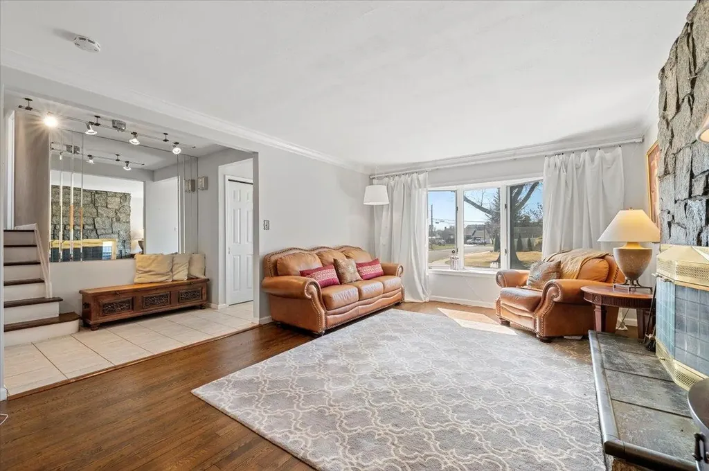 54 Circle Drive Syosset NY 11791