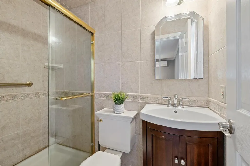 54 Circle Drive Syosset NY 11791