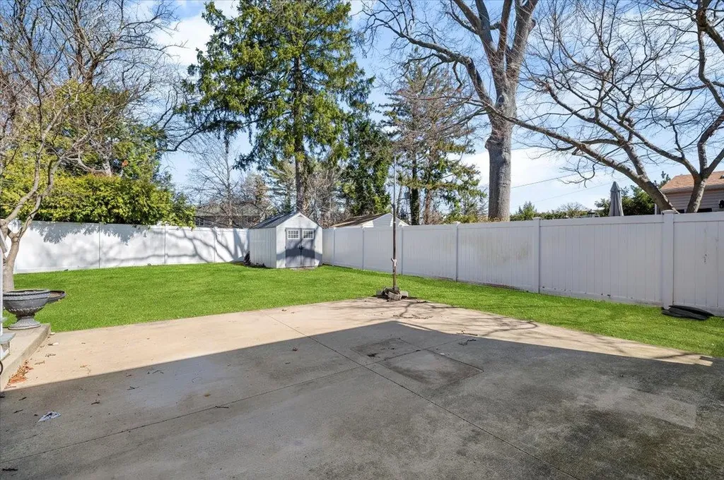54 Circle Drive Syosset NY 11791