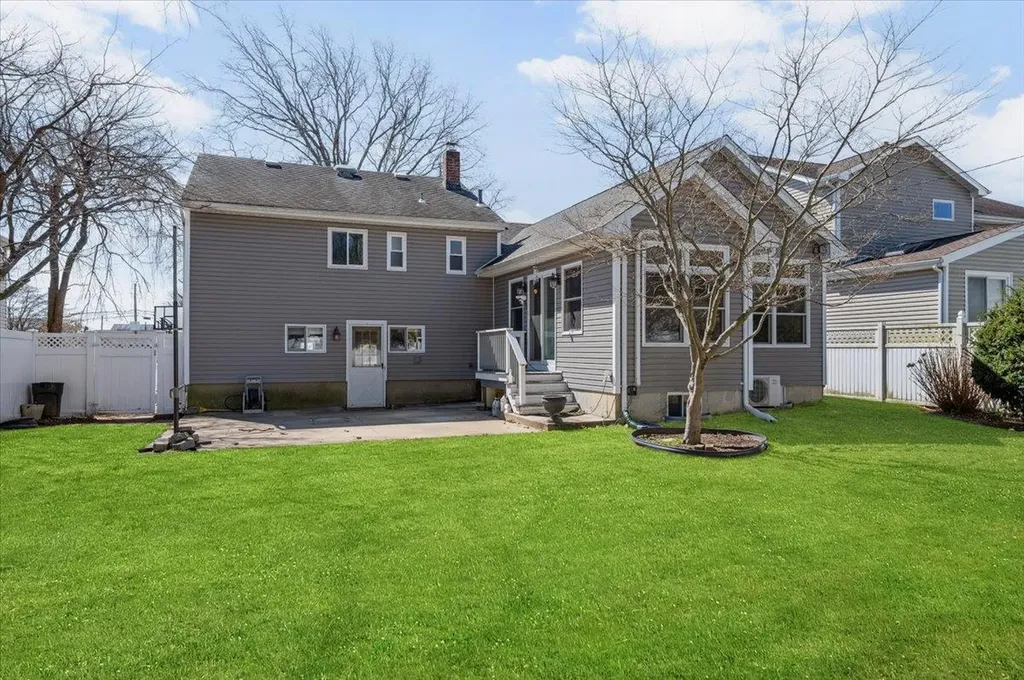 54 Circle Drive Syosset NY 11791