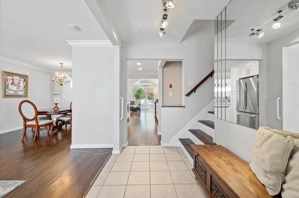 54 Circle Drive Syosset NY 11791