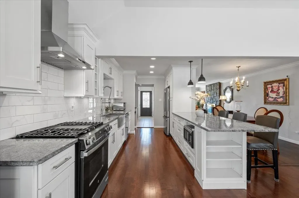 54 Circle Drive Syosset NY 11791