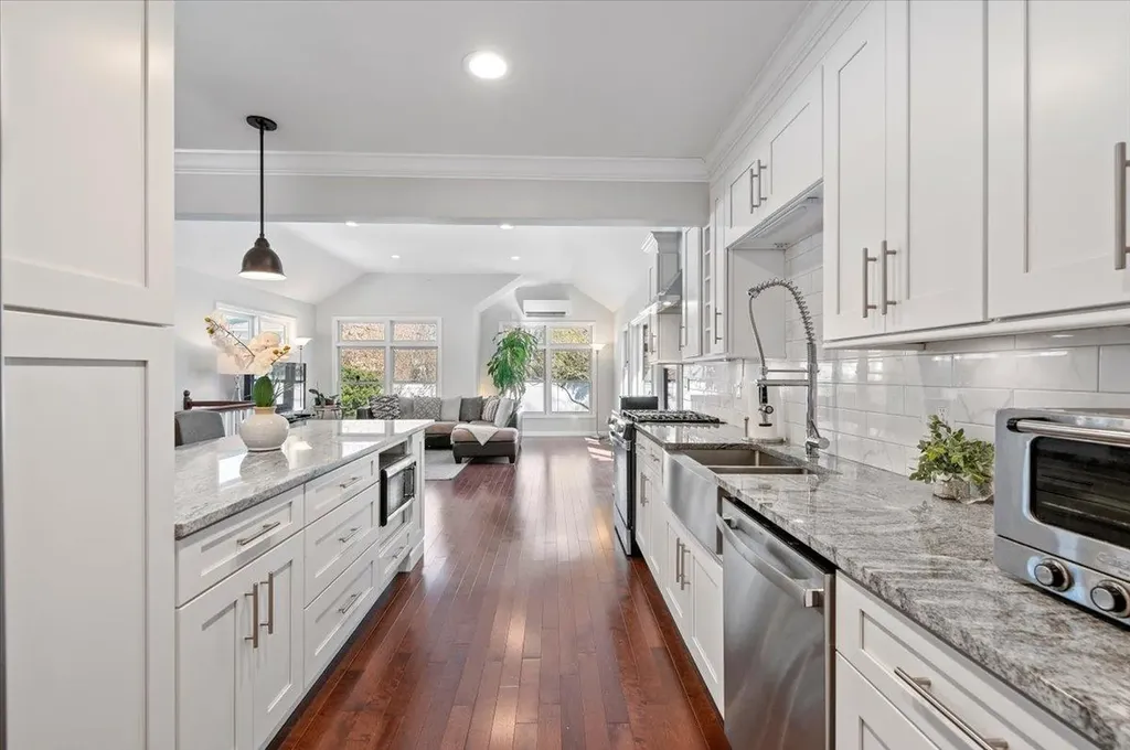 54 Circle Drive Syosset NY 11791
