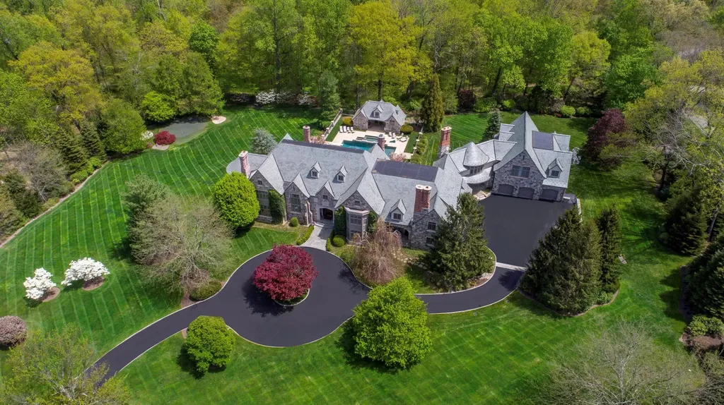 24 Penwood Road Bedford NY 10549