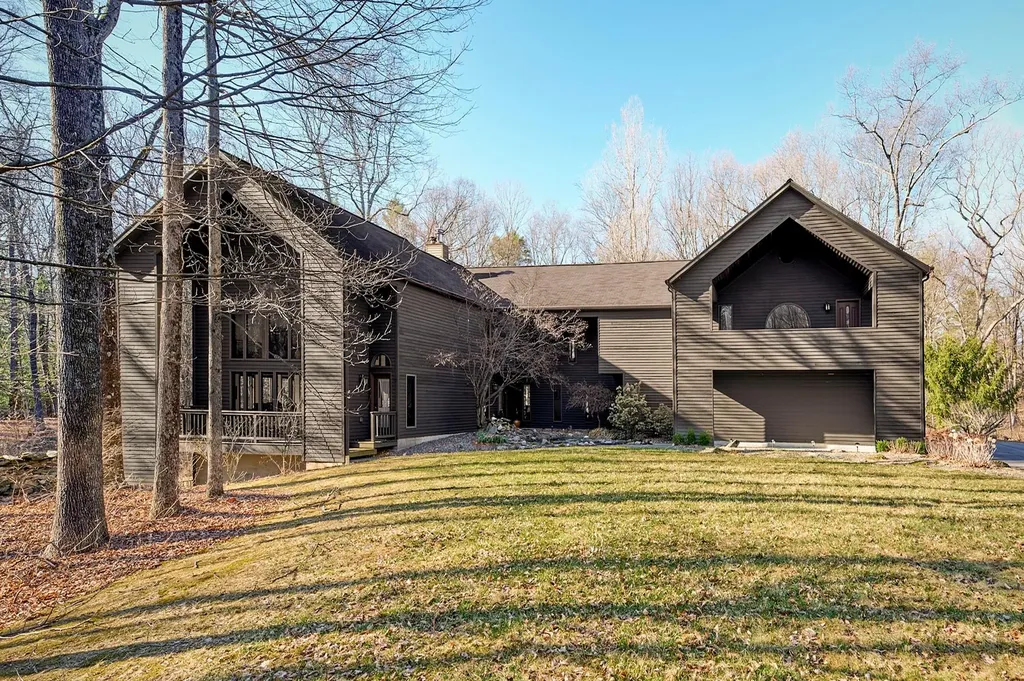 16 Winston Drive Rhinebeck NY 12572
