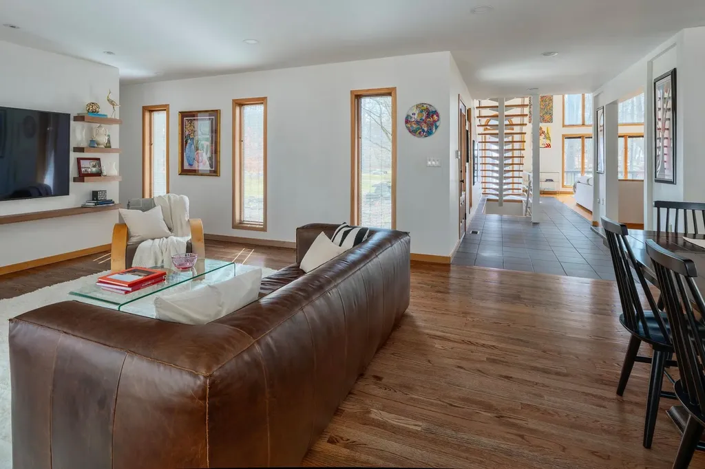 16 Winston Drive Rhinebeck NY 12572