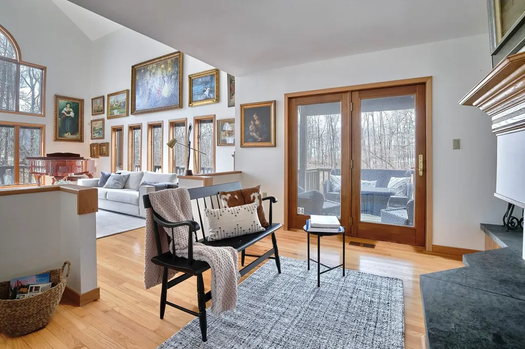 16 Winston Drive Rhinebeck NY 12572