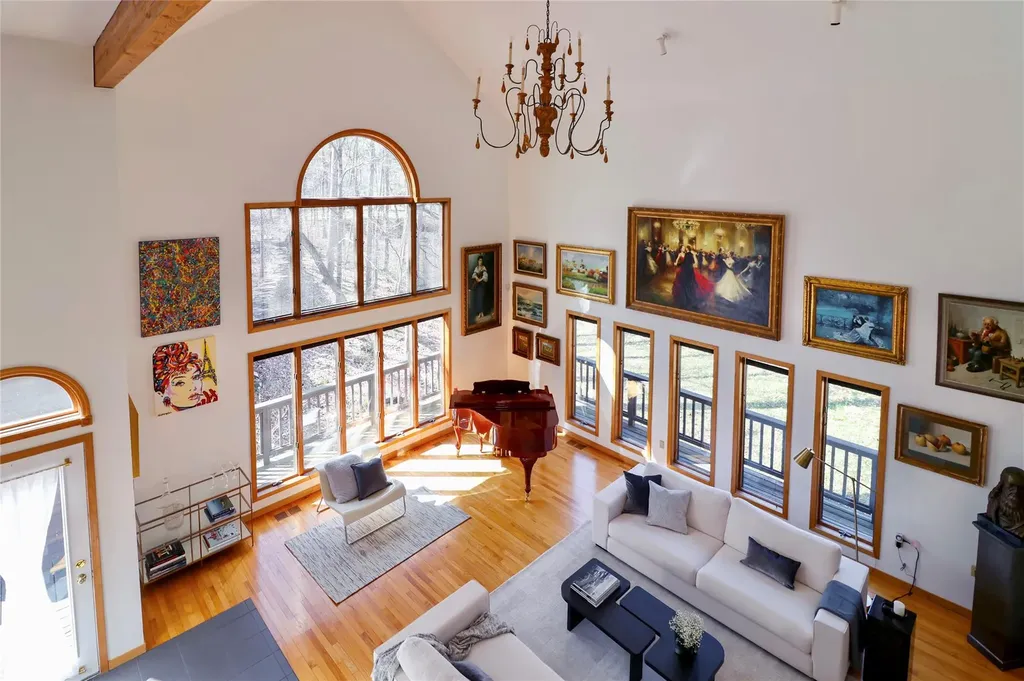 16 Winston Drive Rhinebeck NY 12572
