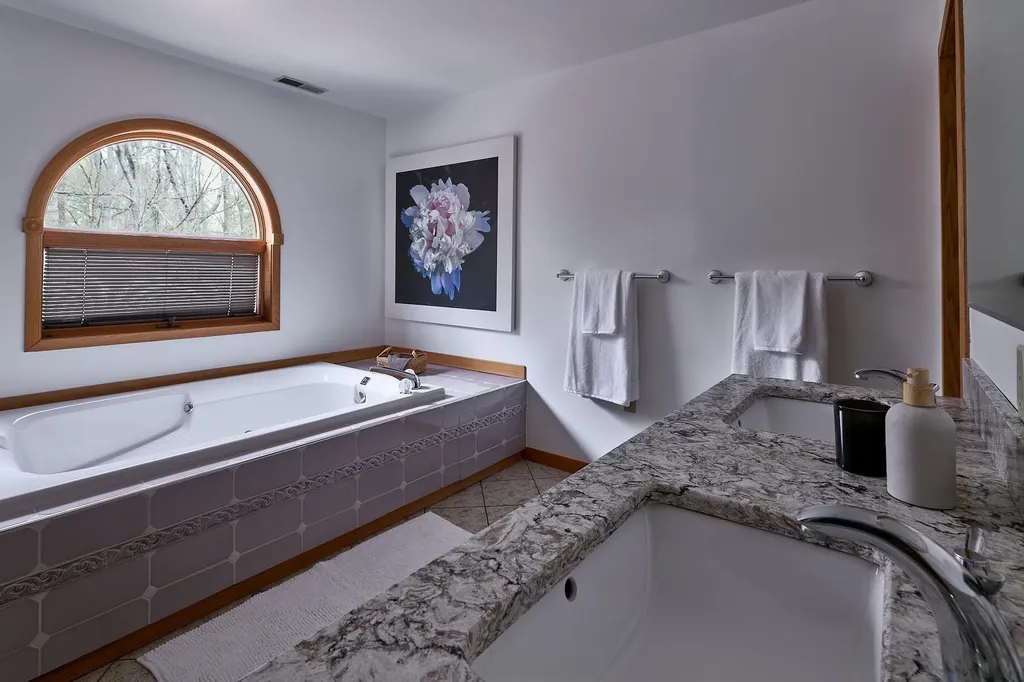 16 Winston Drive Rhinebeck NY 12572