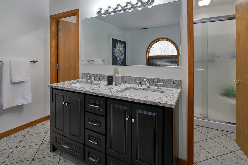 16 Winston Drive Rhinebeck NY 12572