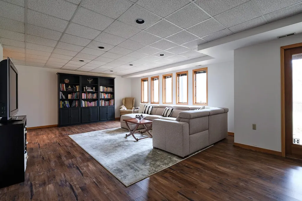 16 Winston Drive Rhinebeck NY 12572