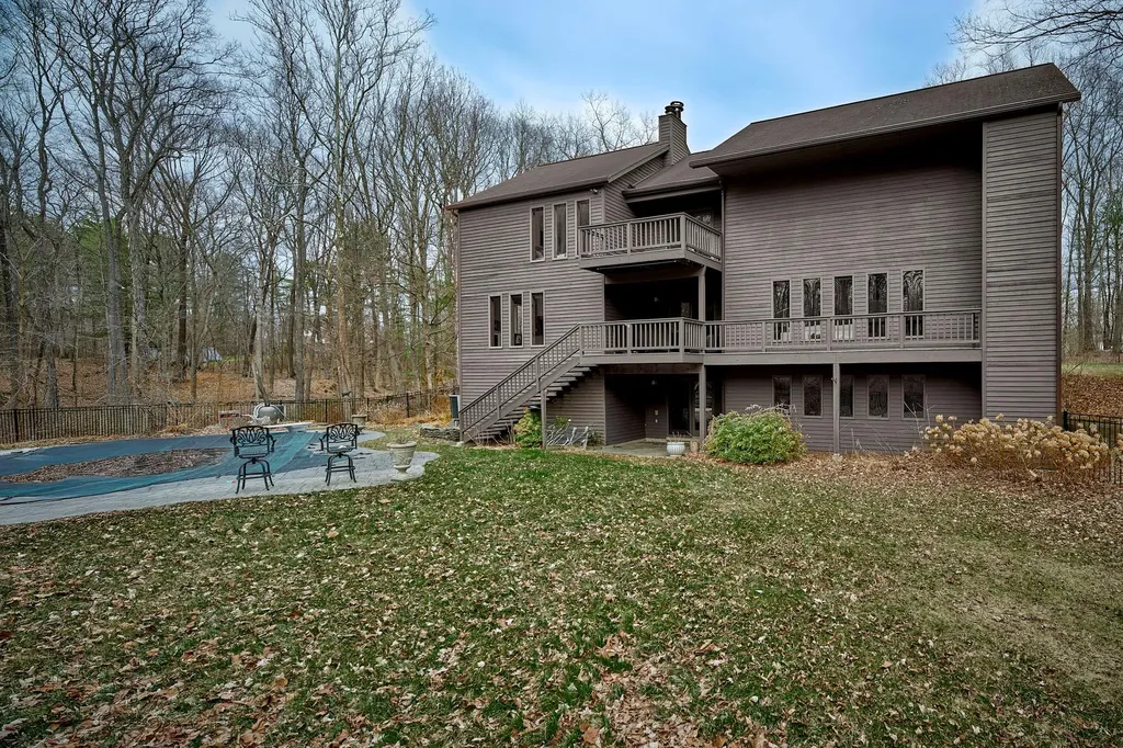 16 Winston Drive Rhinebeck NY 12572