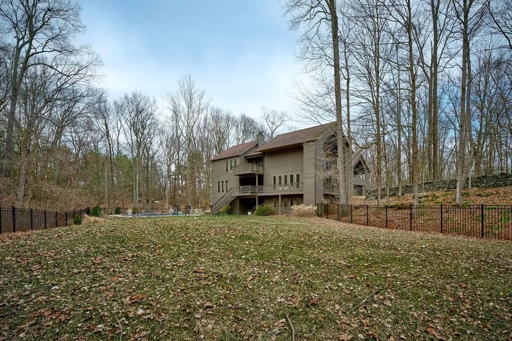 16 Winston Drive Rhinebeck NY 12572