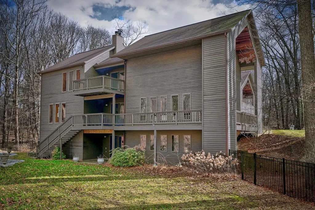 16 Winston Drive Rhinebeck NY 12572