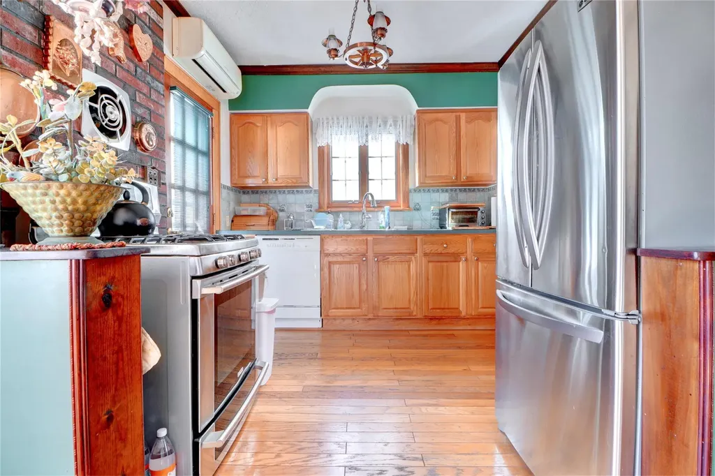 5225 73rd Street Maspeth NY 11378