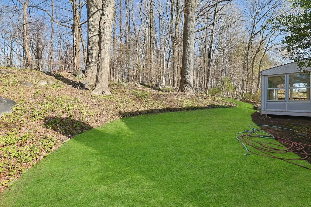 322 Linda Avenue Hawthorne NY 10532