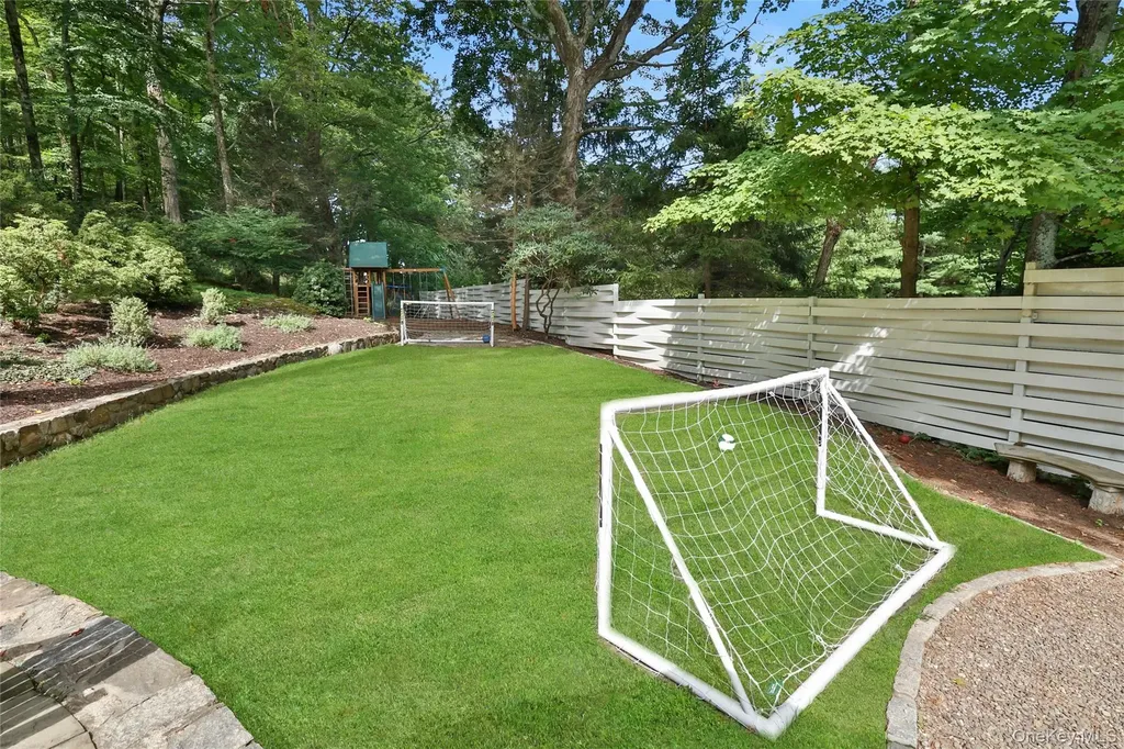 8 Old Roaring Brook Road Mount Kisco NY 10549