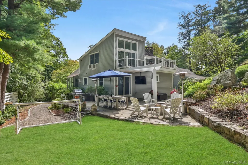 8 Old Roaring Brook Road Mount Kisco NY 10549