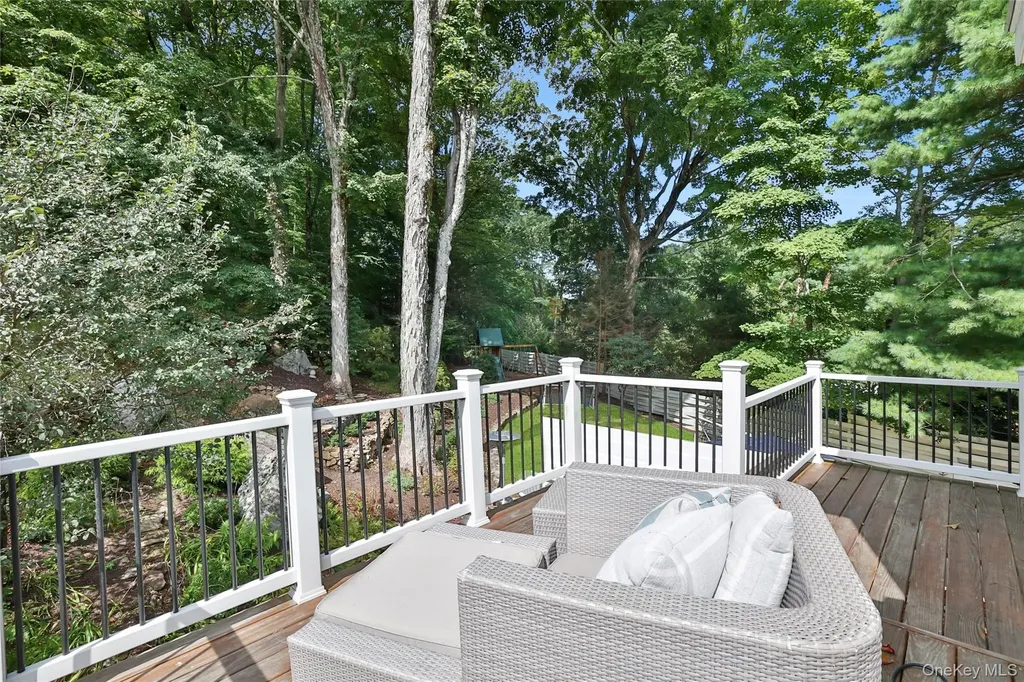 8 Old Roaring Brook Road Mount Kisco NY 10549
