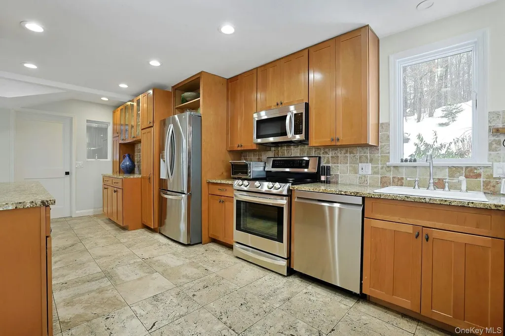 8 Old Roaring Brook Road Mount Kisco NY 10549