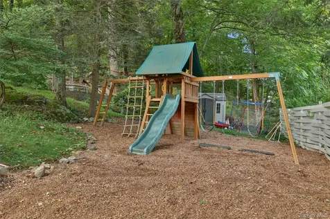 8 Old Roaring Brook Road Mount Kisco NY 10549